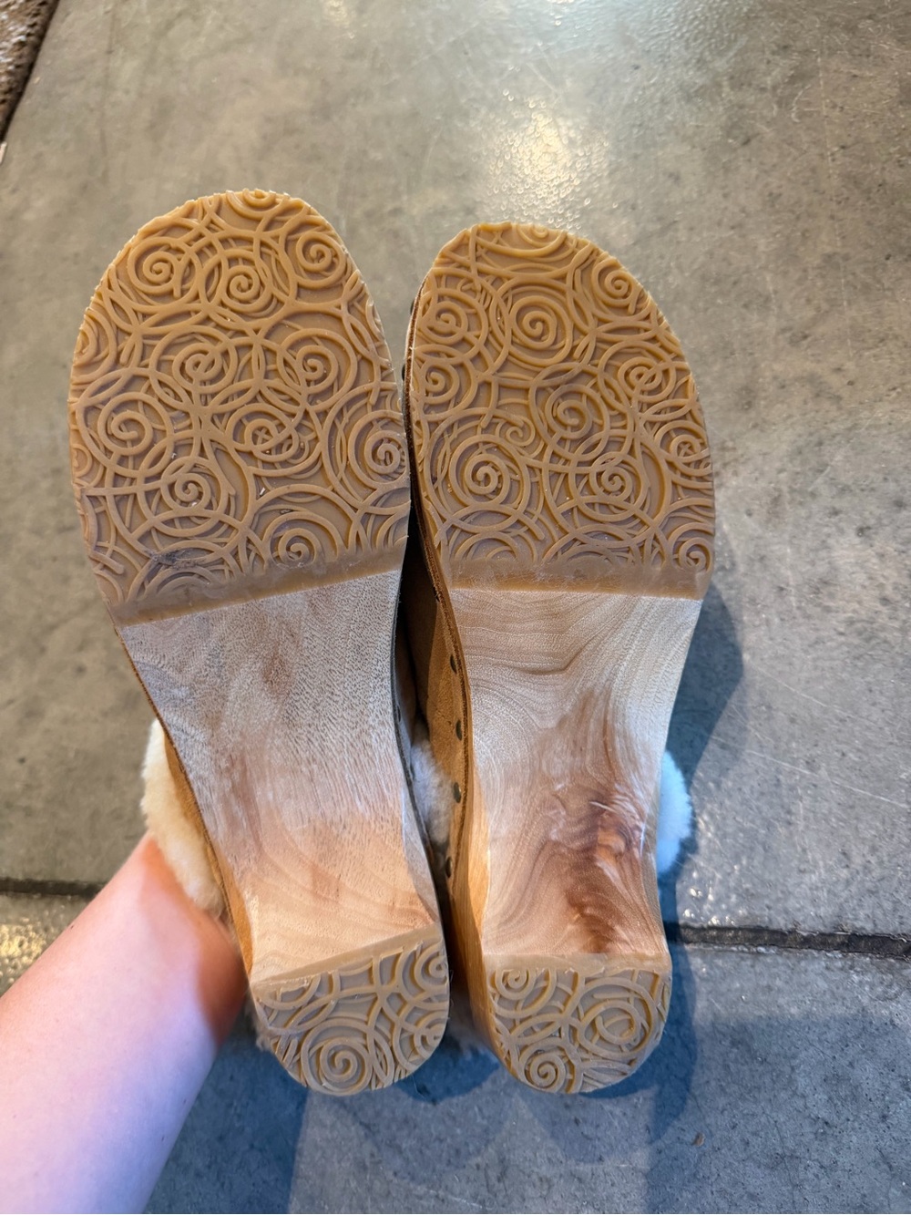 Ugg clogs - Picture 4 of 6